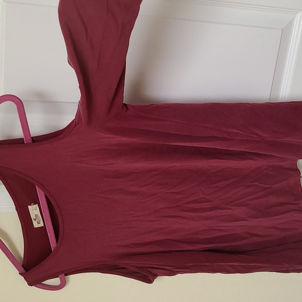 Open shoulder long sleeve maroon